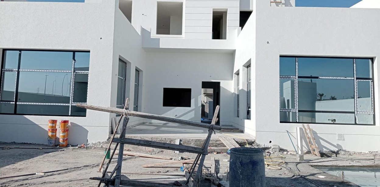 واجهة فيلا أثناء أعمال البناء